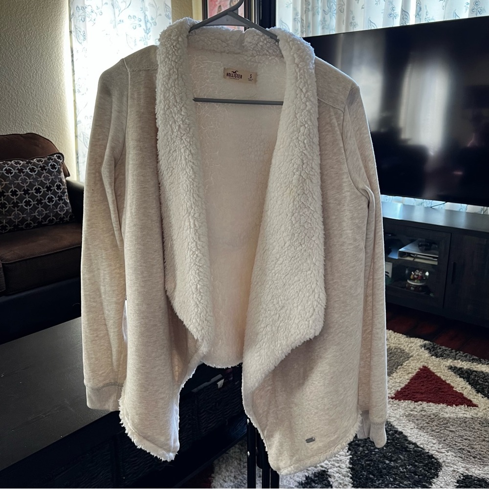 Hollister sweater